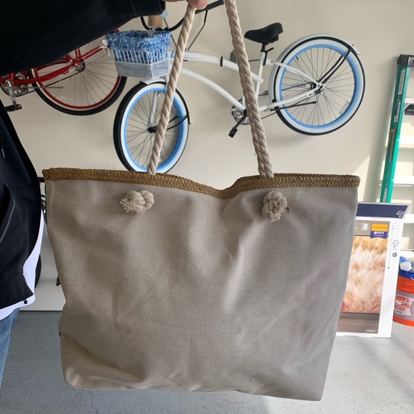 Paradise Canvas Beach Tote with Rope Strap - Picture 4 of 4